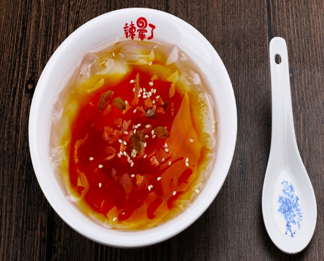 辣晕了火锅米线
