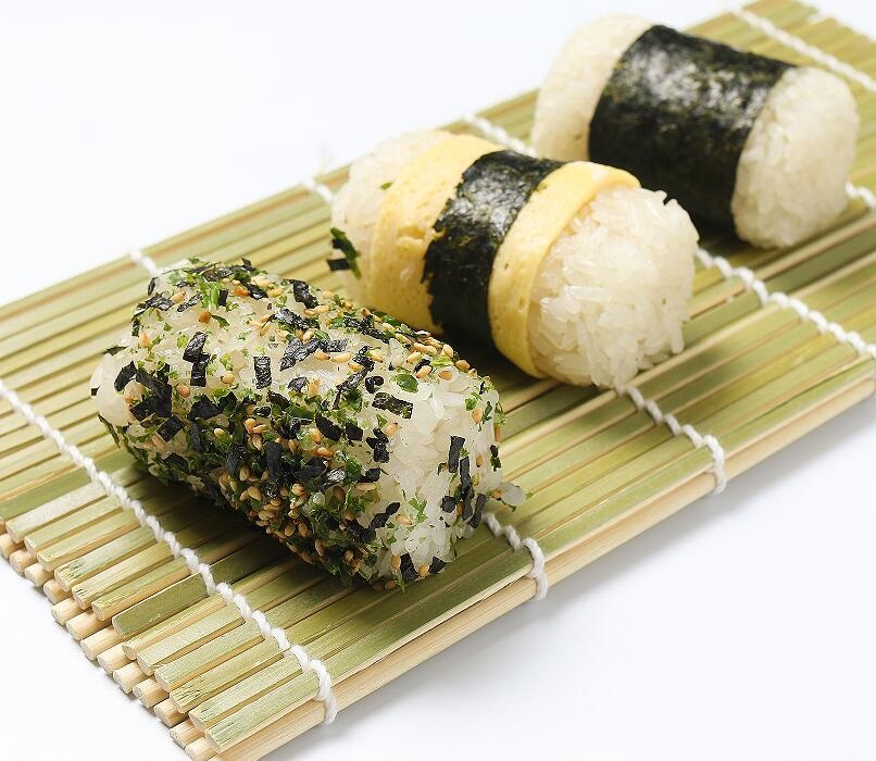 手心的你海苔饭团