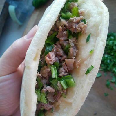 溢层楼肉夹馍