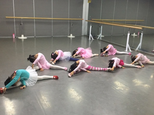 莫舞, 