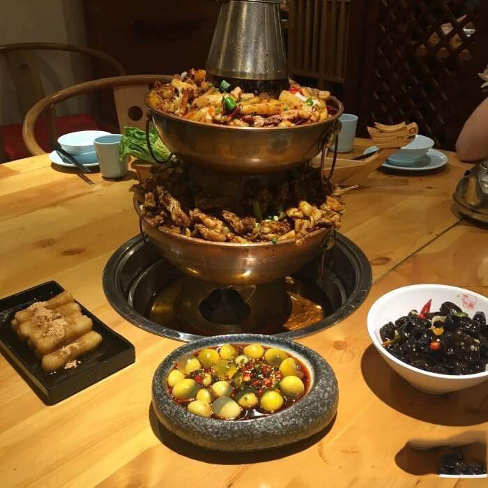老城区炭火蛙锅