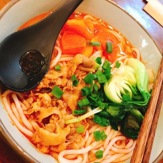 三个, 牛肉粉
