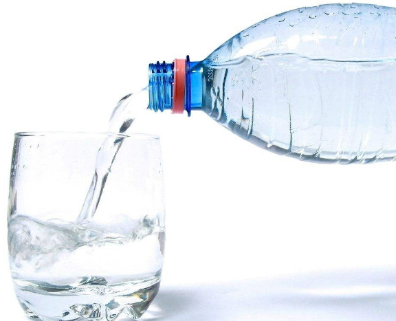 百岁山矿泉水