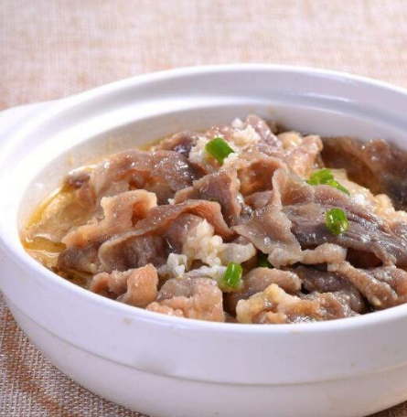 偶拌秘汁牛肉饭